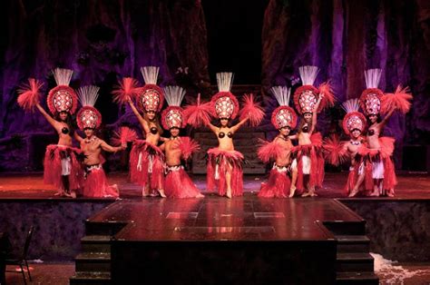 Marvel at the Skill and Illusion of Waikiki's Magical Performers
